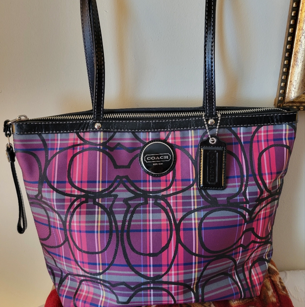 Coach Poppy Tartan NWOT. Shoulder bag and Tote. Rare pink.